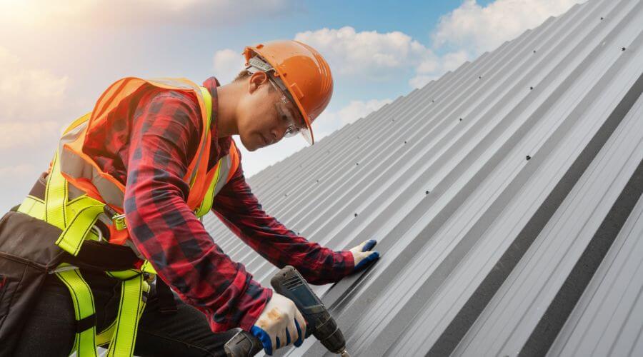 Professional gutter cleaning in Waupun, WI